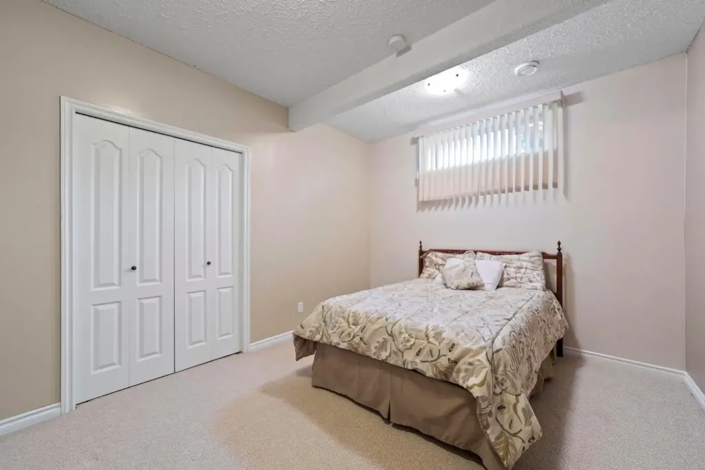 87 Park Ridge Drive Camrose AB T4V 4V2