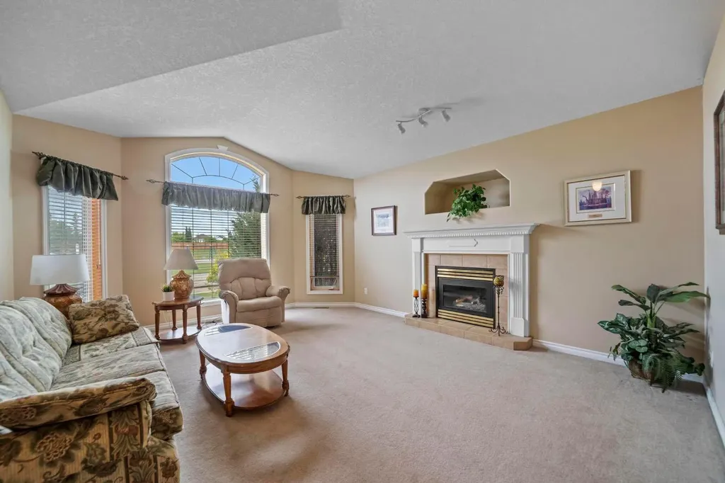 87 Park Ridge Drive Camrose AB T4V 4V2