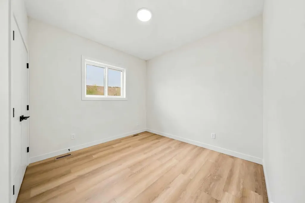 13 Tranter Street Red Deer AB T4P 0Y9