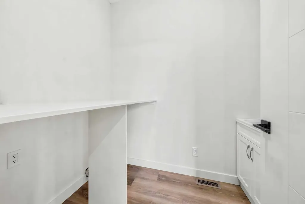 13 Tranter Street Red Deer AB T4P 0Y9