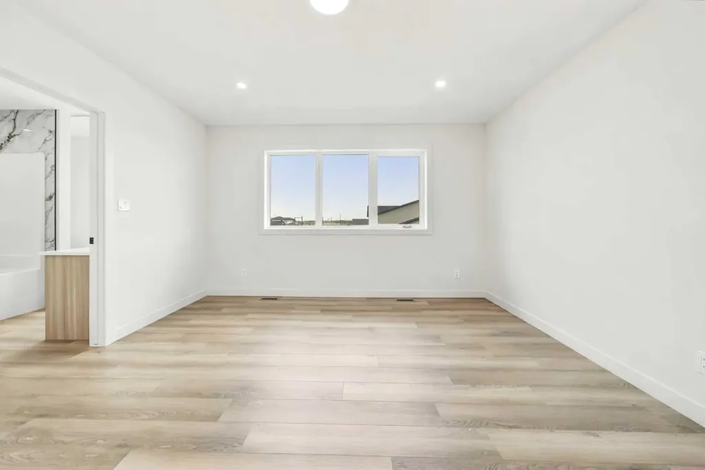 13 Tranter Street Red Deer AB T4P 0Y9