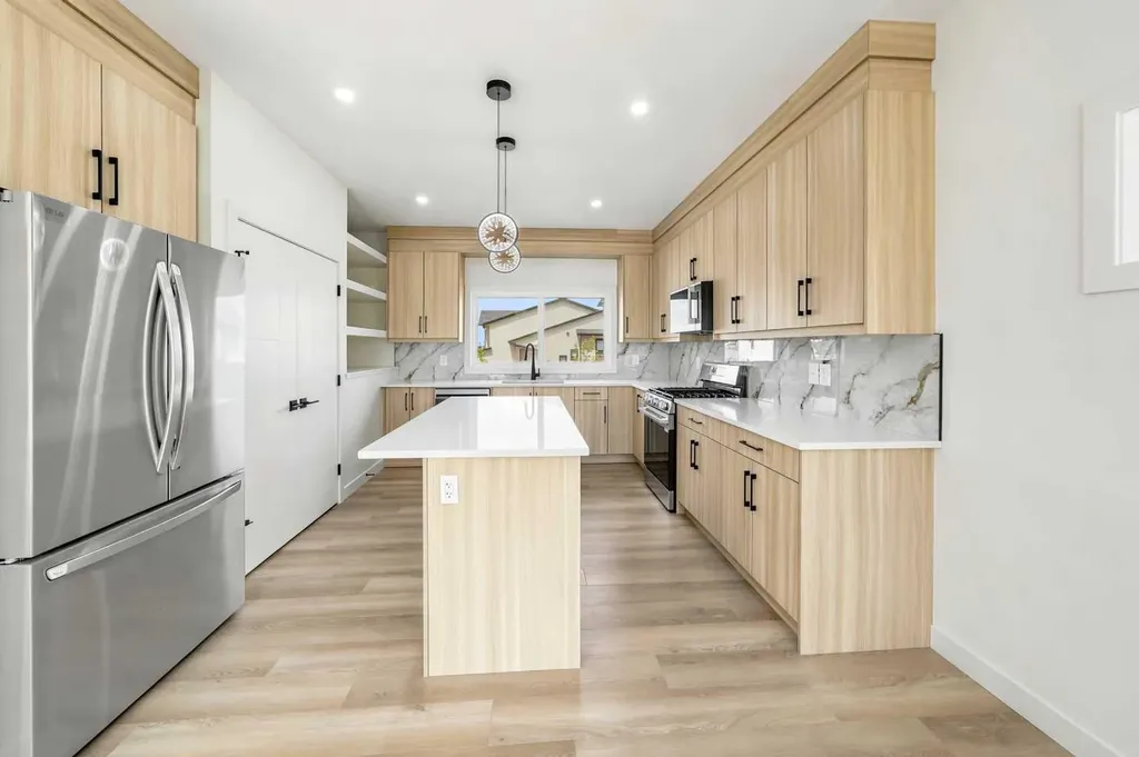 13 Tranter Street Red Deer AB T4P 0Y9