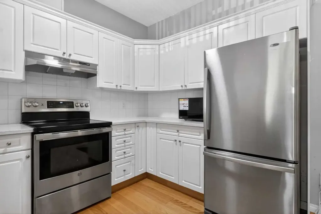 777 3 Avenue SW Calgary AB T2P 0G8