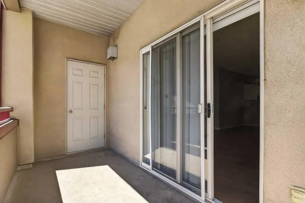 777 3 Avenue SW Calgary AB T2P 0G8