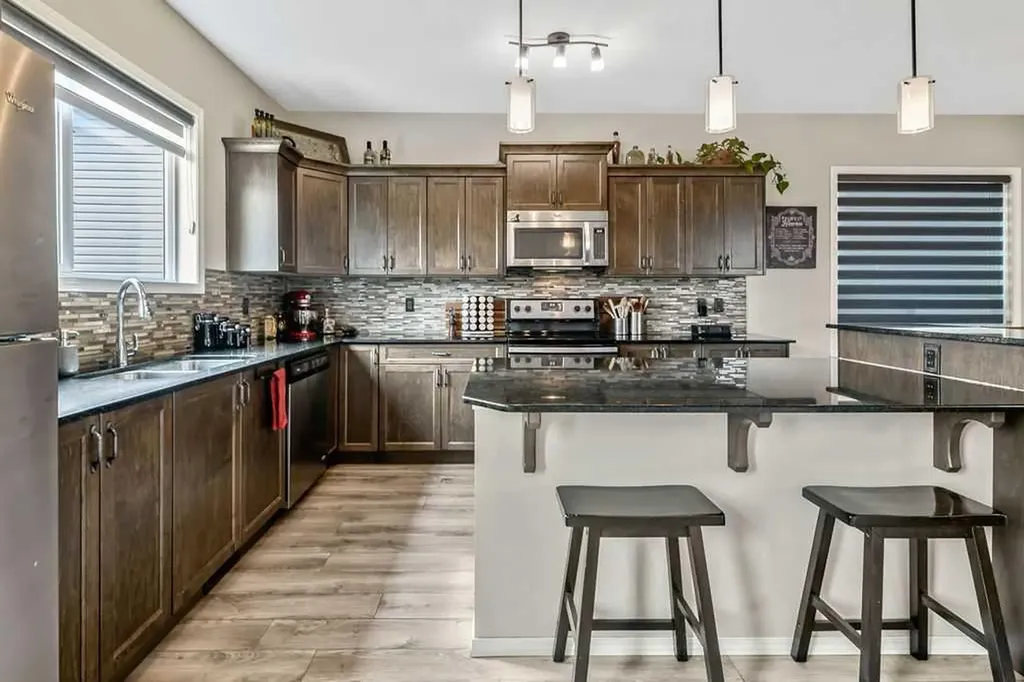 86 Legacy Common SE Calgary AB T0L 0X0