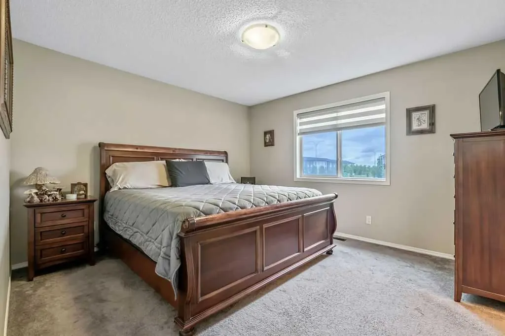 86 Legacy Common SE Calgary AB T0L 0X0