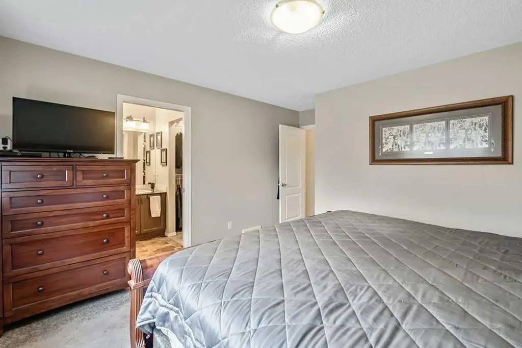 86 Legacy Common SE Calgary AB T0L 0X0