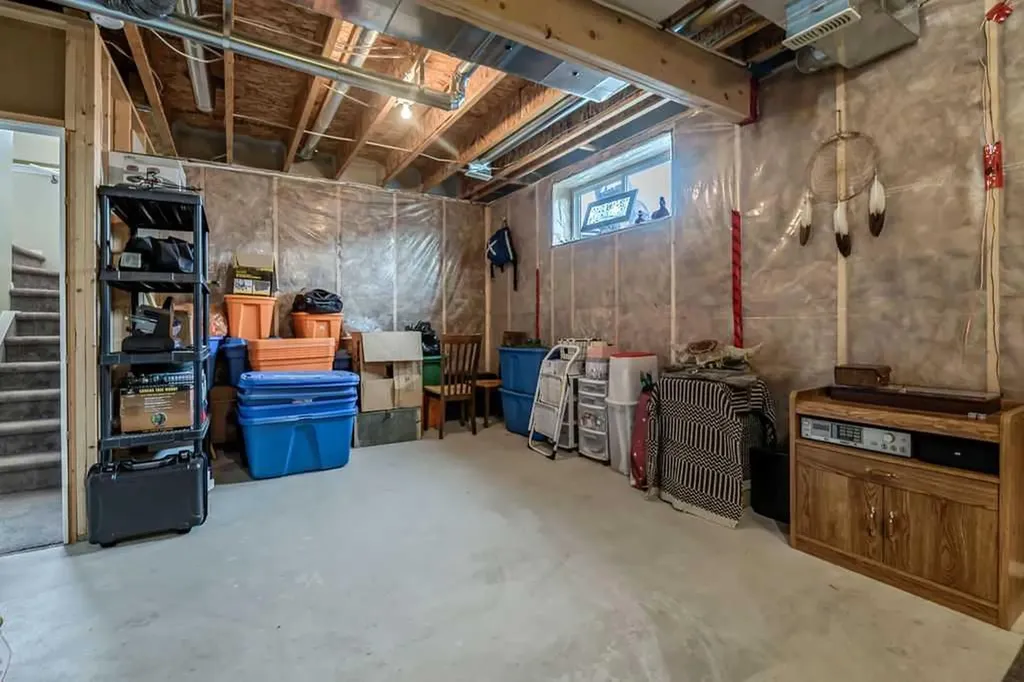 86 Legacy Common SE Calgary AB T0L 0X0