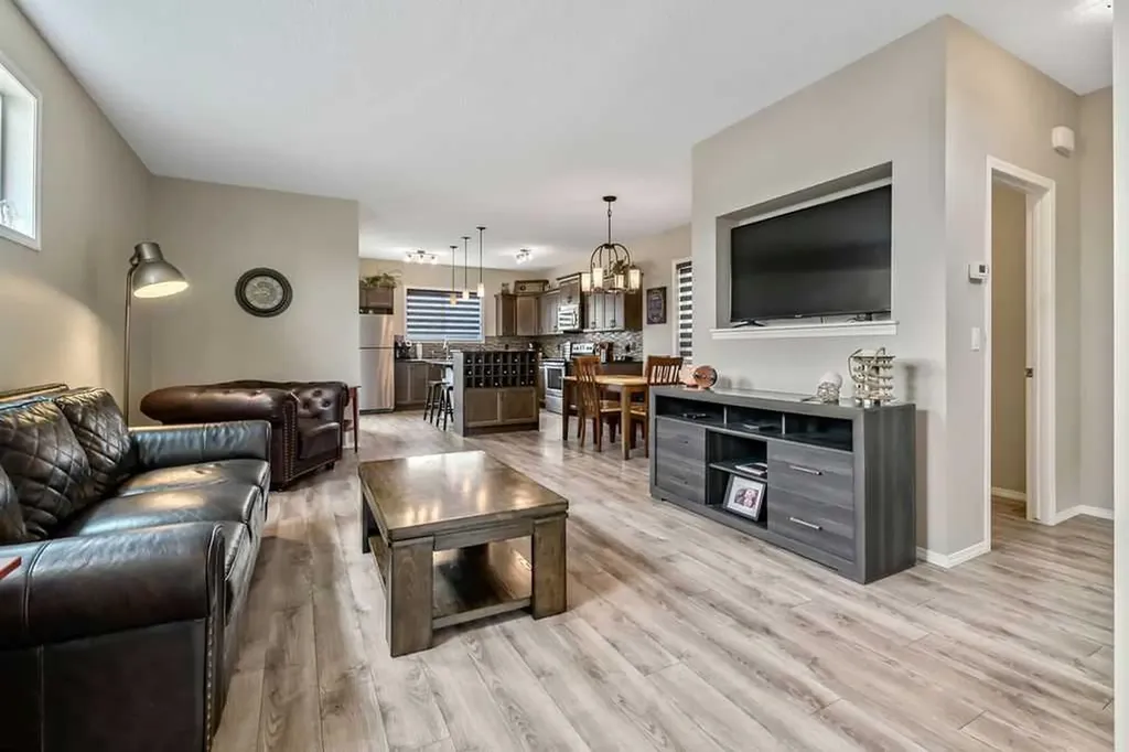 86 Legacy Common SE Calgary AB T0L 0X0