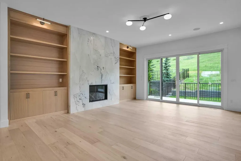 427 Patterson Boulevard SW Calgary AB T3H 3N6