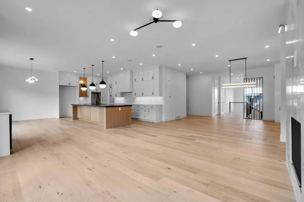 427 Patterson Boulevard SW Calgary AB T3H 3N6