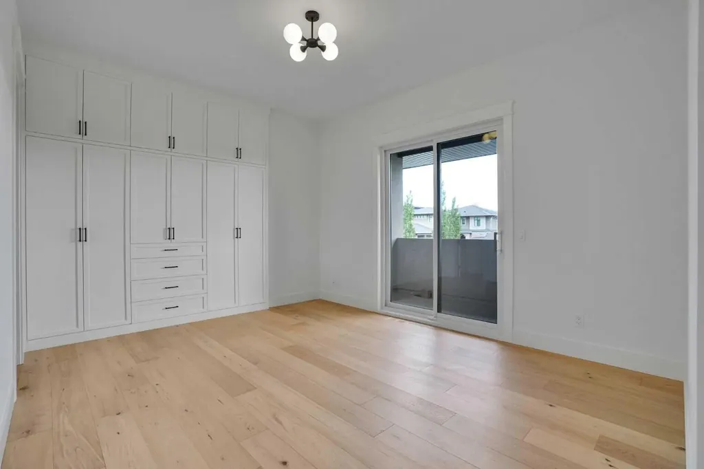 427 Patterson Boulevard SW Calgary AB T3H 3N6