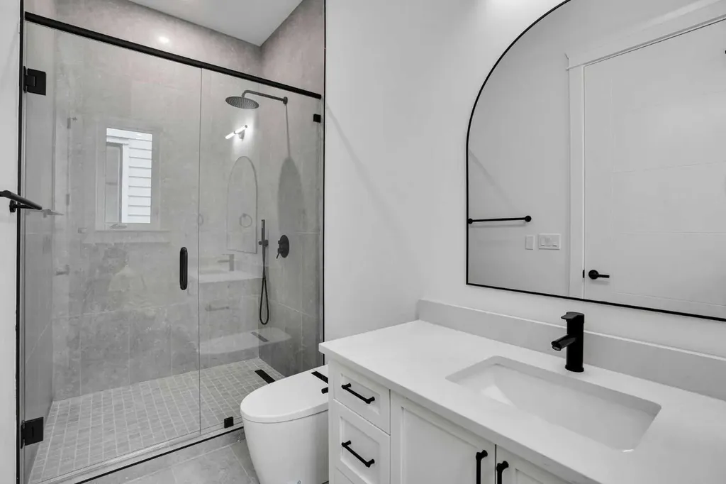 427 Patterson Boulevard SW Calgary AB T3H 3N6