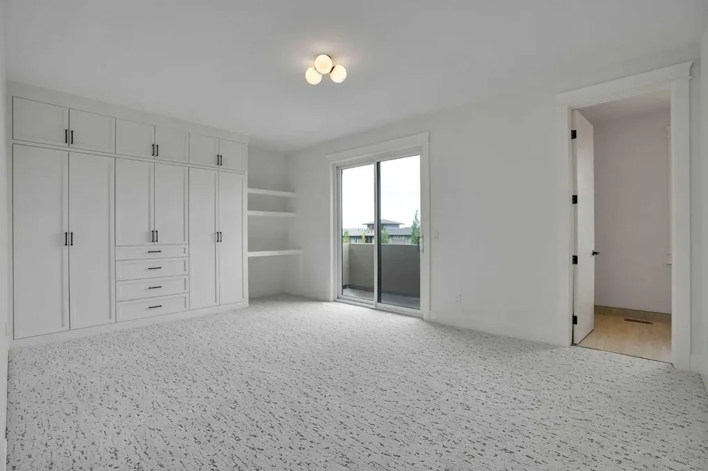 427 Patterson Boulevard SW Calgary AB T3H 3N6