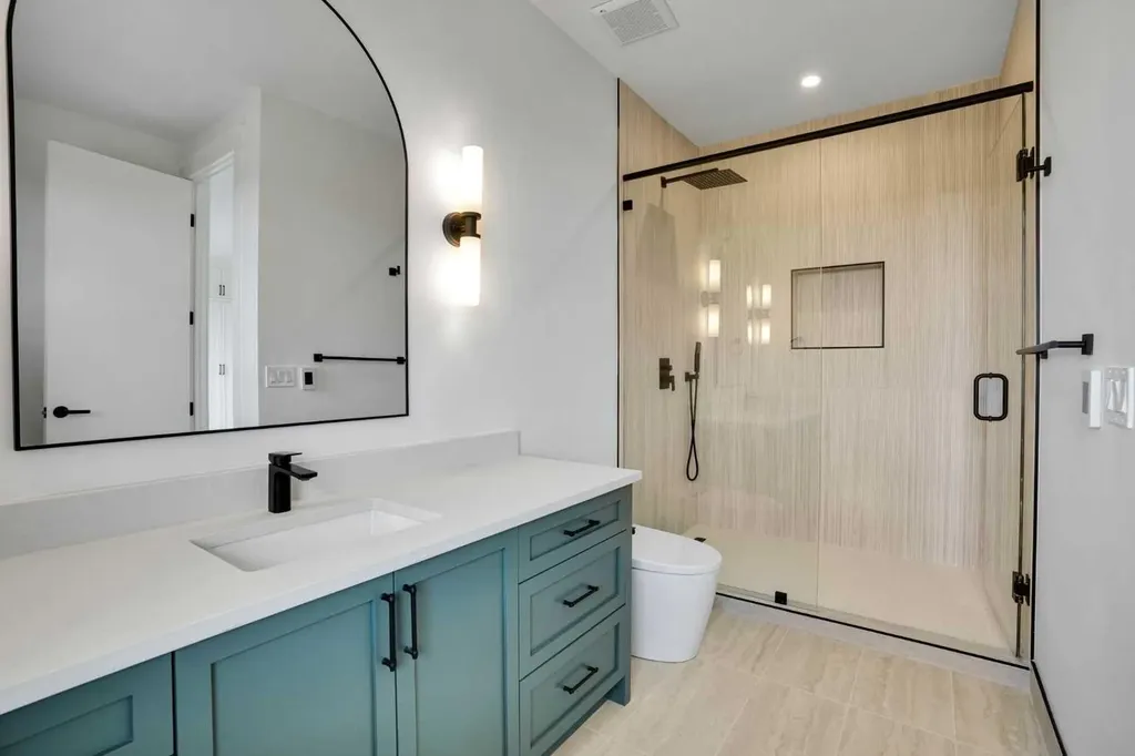 427 Patterson Boulevard SW Calgary AB T3H 3N6
