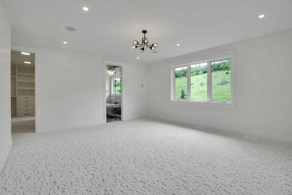 427 Patterson Boulevard SW Calgary AB T3H 3N6