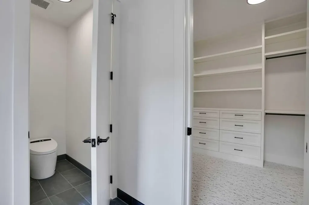 427 Patterson Boulevard SW Calgary AB T3H 3N6