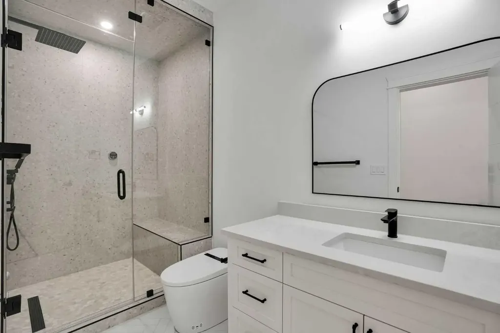 427 Patterson Boulevard SW Calgary AB T3H 3N6