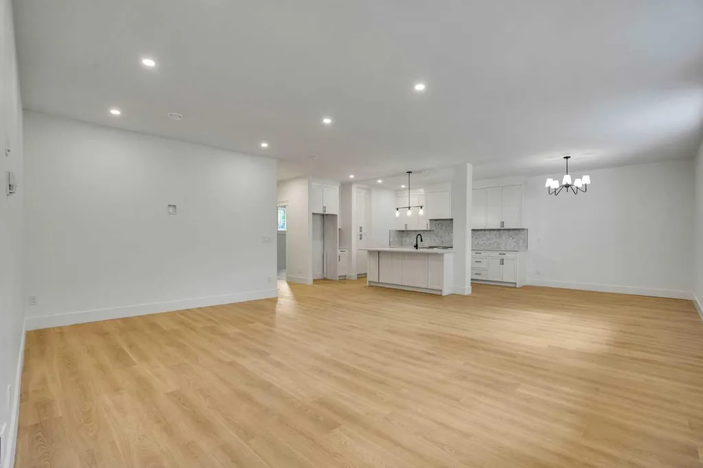 427 Patterson Boulevard SW Calgary AB T3H 3N6