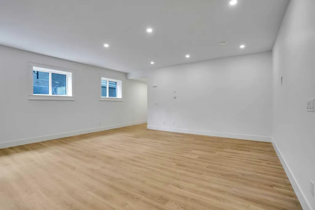 427 Patterson Boulevard SW Calgary AB T3H 3N6