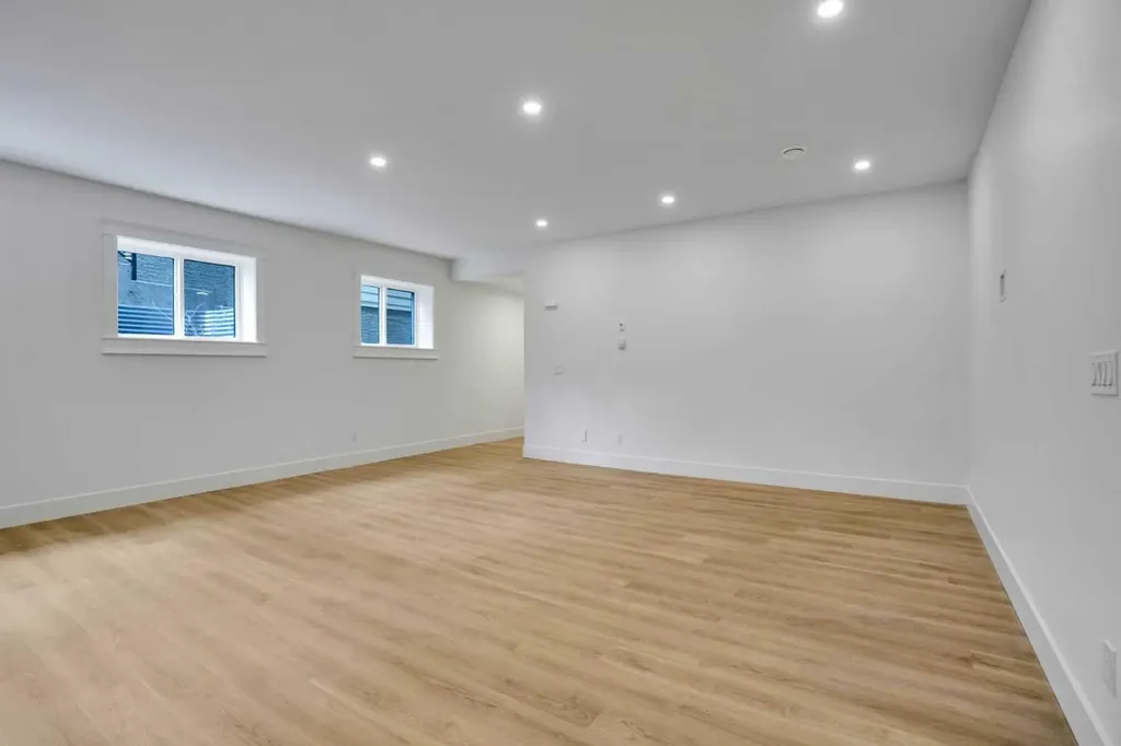 427 Patterson Boulevard SW Calgary AB T3H 3N6