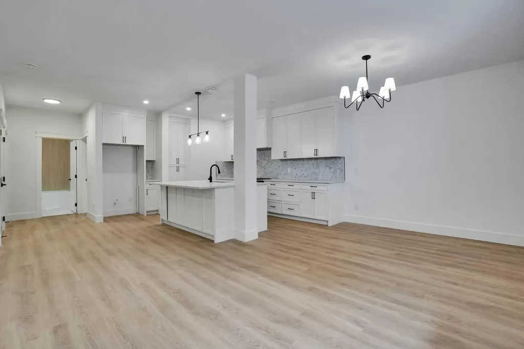 427 Patterson Boulevard SW Calgary AB T3H 3N6