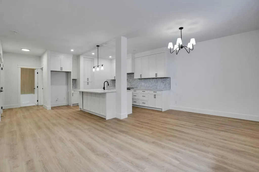 427 Patterson Boulevard SW Calgary AB T3H 3N6