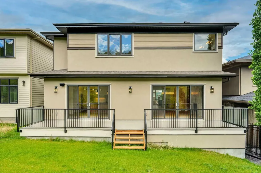 427 Patterson Boulevard SW Calgary AB T3H 3N6
