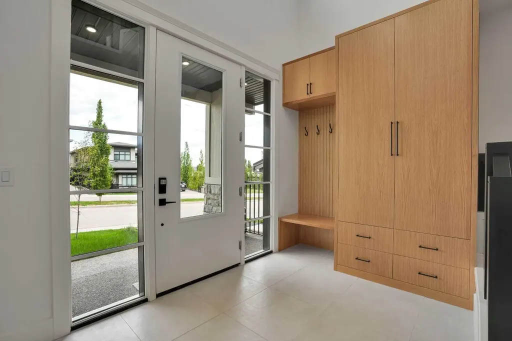427 Patterson Boulevard SW Calgary AB T3H 3N6