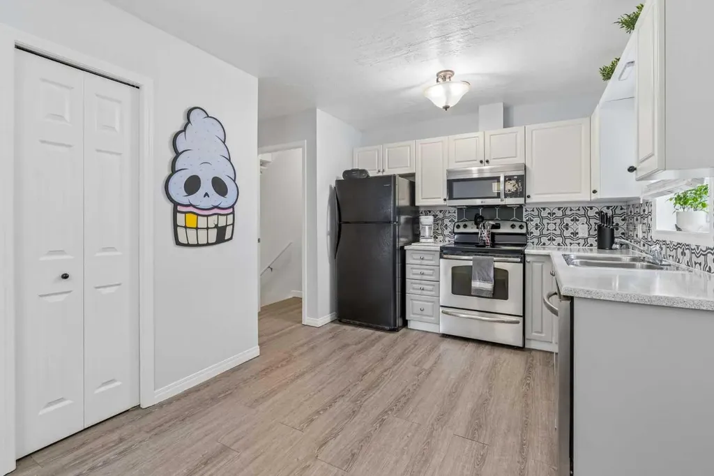 123 Stonemere Place Chestermere AB T1X 1N1