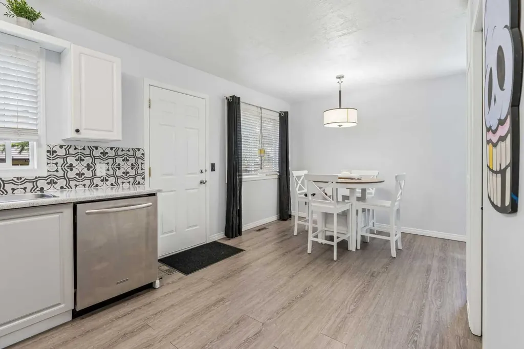 123 Stonemere Place Chestermere AB T1X 1N1