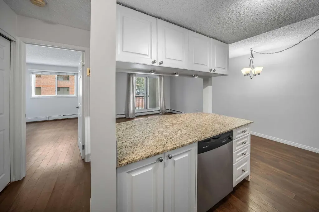 305 25 Avenue SW Calgary AB T2S 0L3