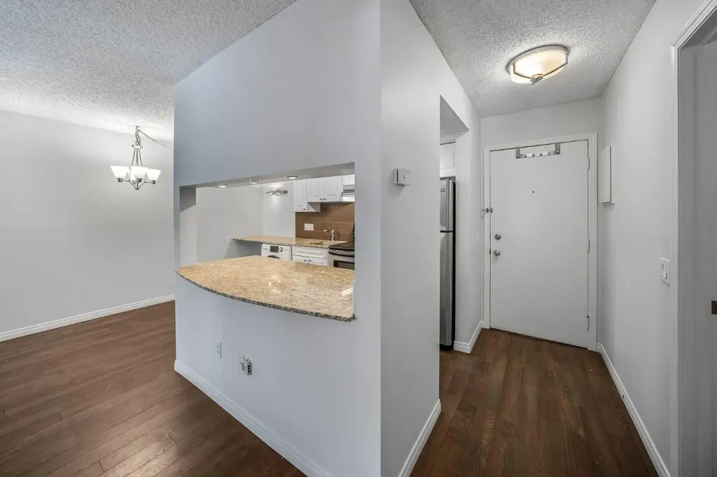 305 25 Avenue SW Calgary AB T2S 0L3