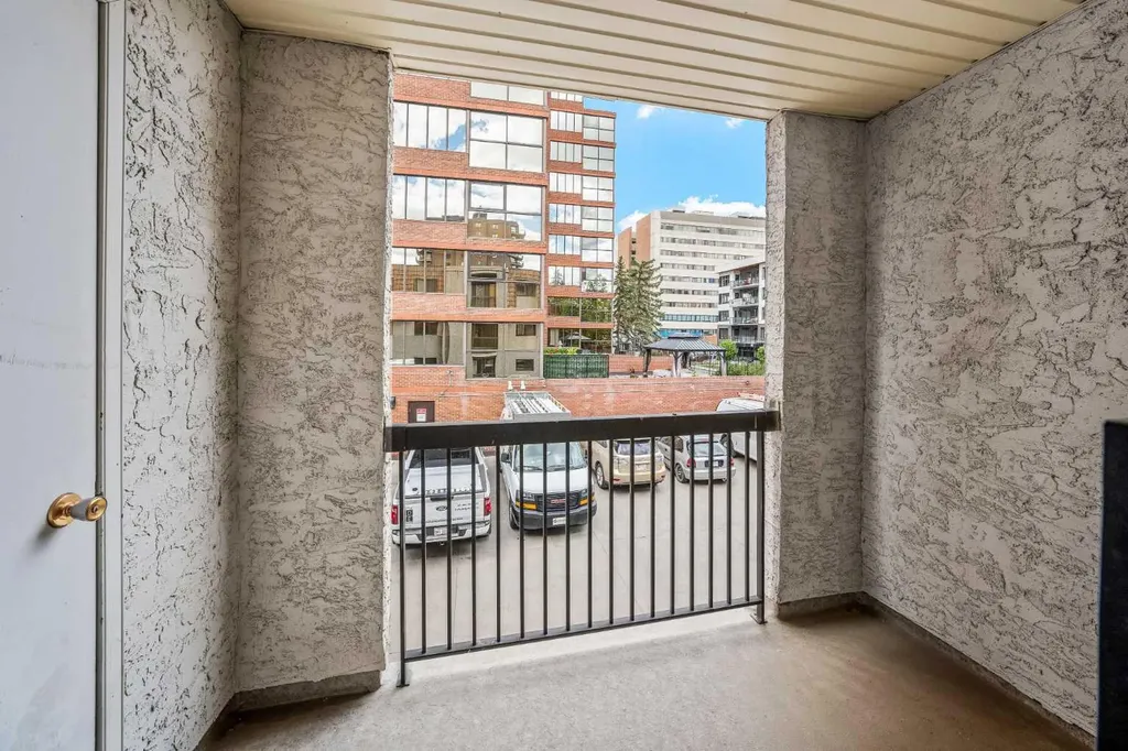 305 25 Avenue SW Calgary AB T2S 0L3