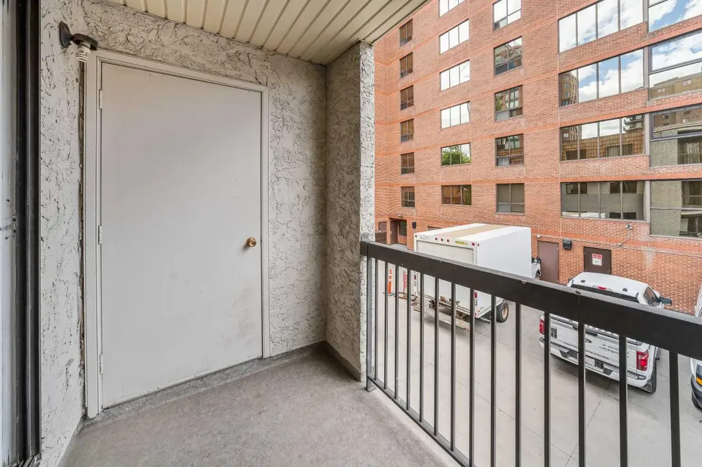 305 25 Avenue SW Calgary AB T2S 0L3