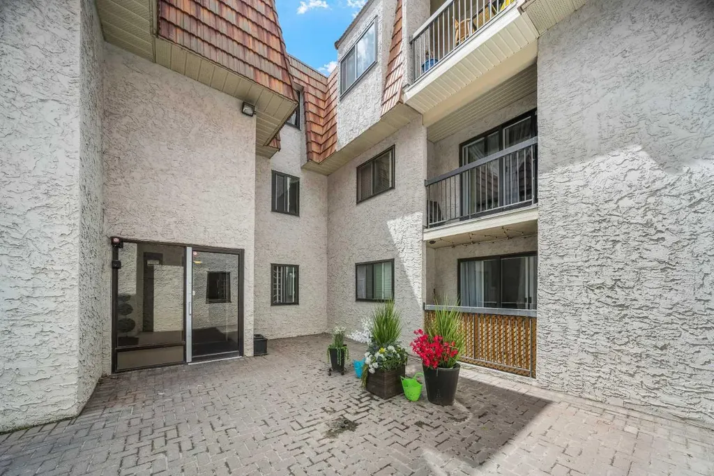 305 25 Avenue SW Calgary AB T2S 0L3