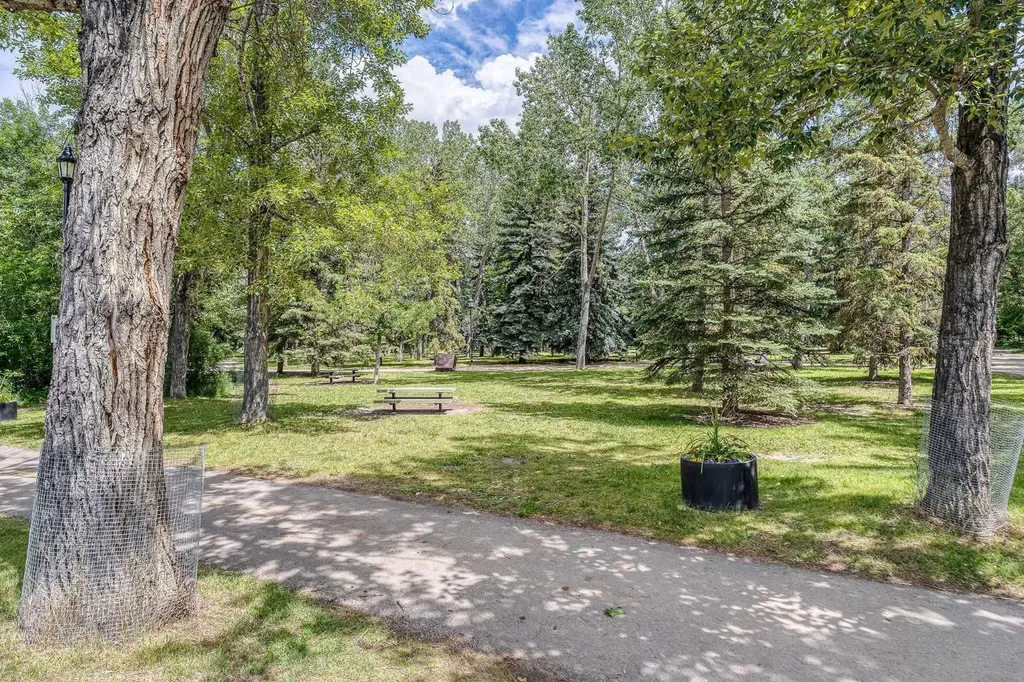 305 25 Avenue SW Calgary AB T2S 0L3