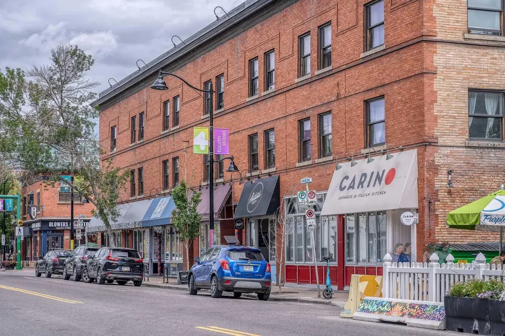 305 25 Avenue SW Calgary AB T2S 0L3