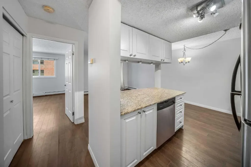 305 25 Avenue SW Calgary AB T2S 0L3