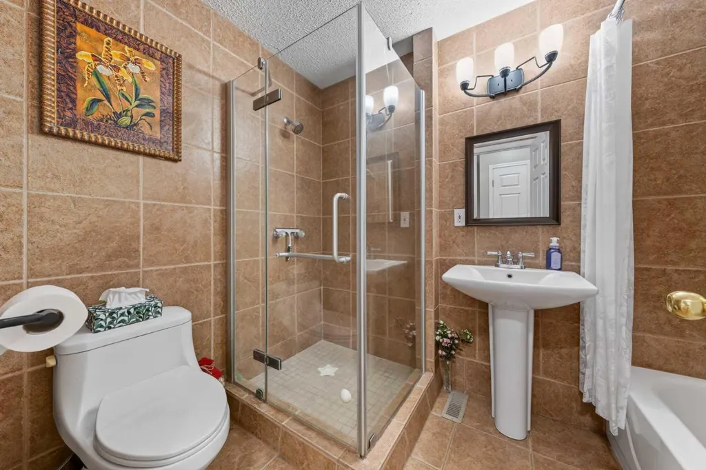 73 Hidden Valley Villas NW Calgary AB T3A 5W7