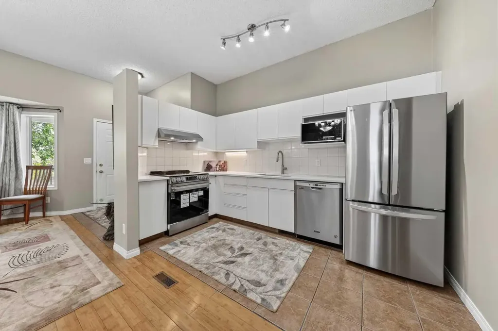 73 Hidden Valley Villas NW Calgary AB T3A 5W7