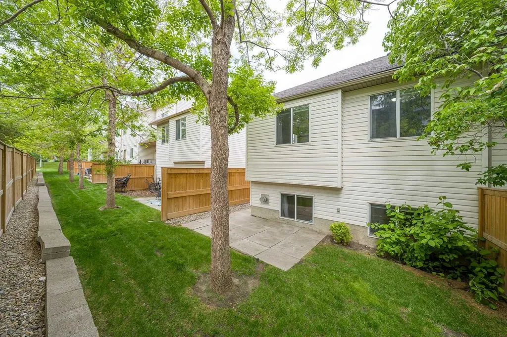 73 Hidden Valley Villas NW Calgary AB T3A 5W7