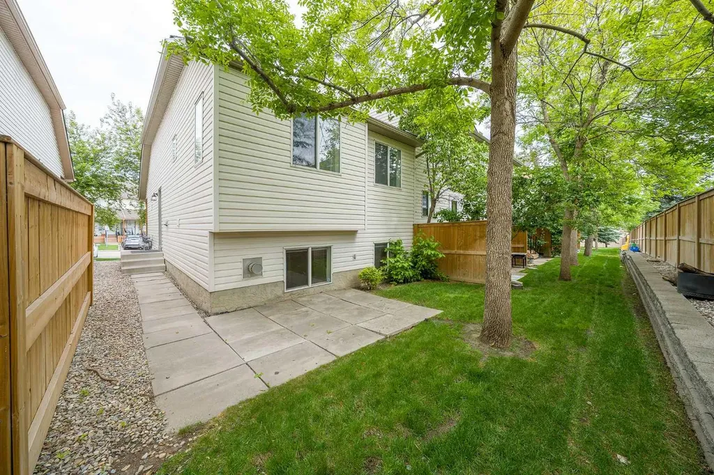 73 Hidden Valley Villas NW Calgary AB T3A 5W7