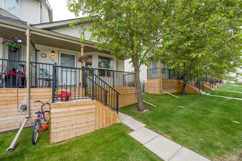 73 Hidden Valley Villas NW Calgary AB T3A 5W7