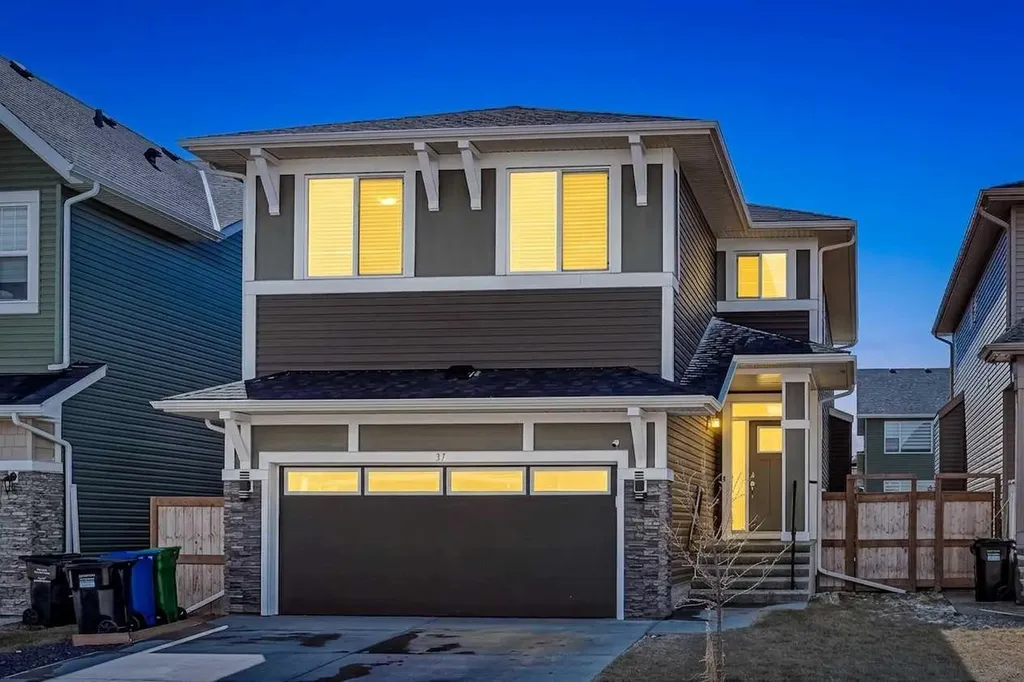 37 Evansfield Manor NW Calgary AB T3P 1J8
