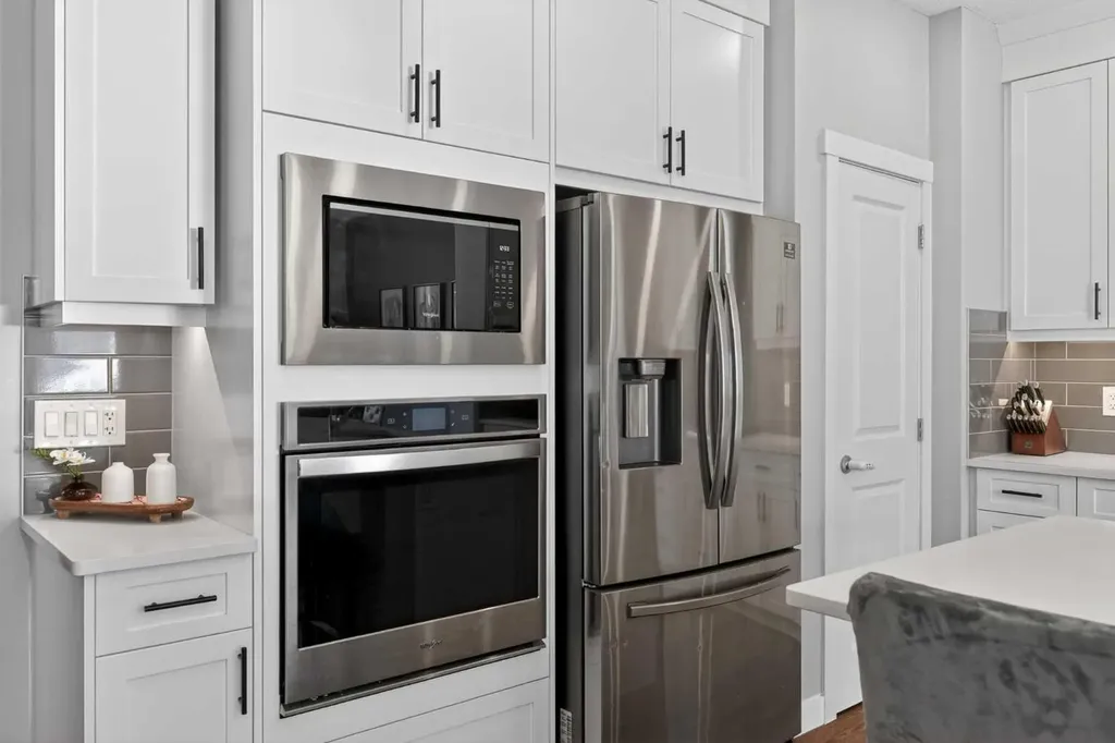 37 Evansfield Manor NW Calgary AB T3P 1J8