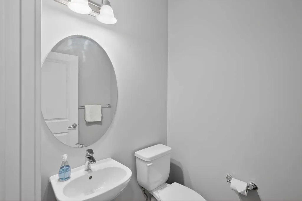 37 Evansfield Manor NW Calgary AB T3P 1J8