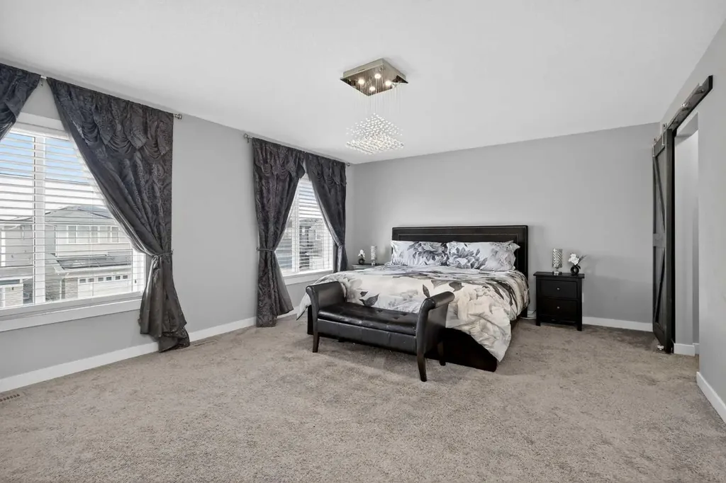 37 Evansfield Manor NW Calgary AB T3P 1J8