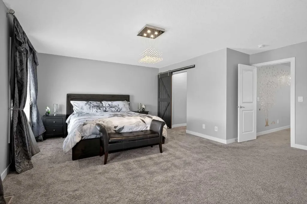 37 Evansfield Manor NW Calgary AB T3P 1J8