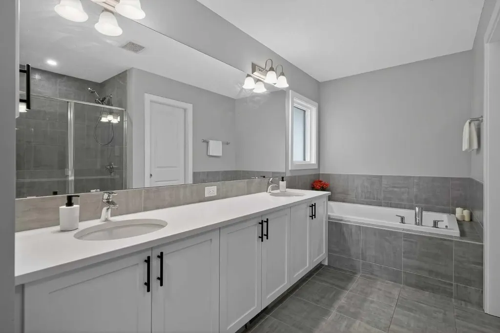 37 Evansfield Manor NW Calgary AB T3P 1J8